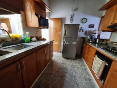 Casa de 4 alcobas en venta en America Niza, Medellín, 174 m² · foto 13 de 20