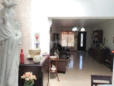 Casa de 4 alcobas en venta en Belen Rosales En La Comuna 16 De Medellin, Medellín, 104 m² · foto 2 de 17