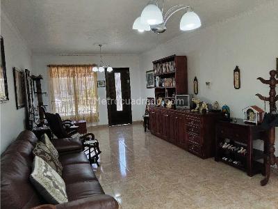 Casa de 4 alcobas en venta en Belen Rosales En La Comuna 16 De Medellin, Medellín, 104 m² · foto 7 de 17