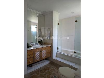 Apartamento de 4 alcobas en venta en Castropol, Medellín, 223 m² · foto 20 de 20