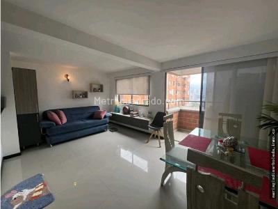 Apartamento de 3 alcobas en venta en Loma De San Jose, Sabaneta, 76 m² · foto 2 de 12