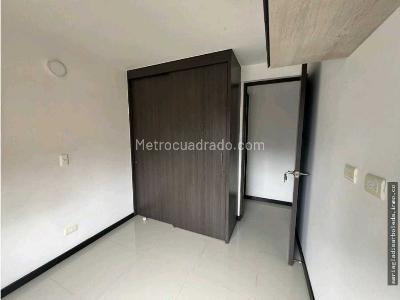 Apartamento de 3 alcobas en venta en Loma De San Jose, Sabaneta, 76 m² · foto 10 de 12