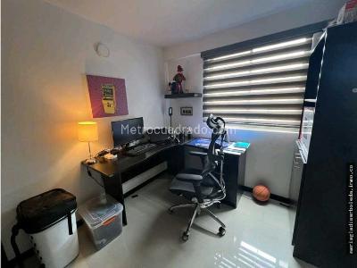 Apartamento de 3 alcobas en venta en Loma De San Jose, Sabaneta, 76 m² · foto 11 de 12
