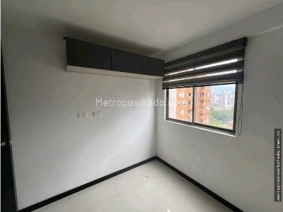 Apartamento de 3 alcobas en venta en Loma De San Jose, Sabaneta, 76 m² · foto 12 de 12