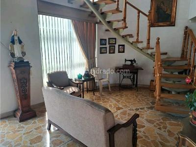 Apartamento de 4 alcobas en venta en Laureles En La Comuna 11 De Medellin, Medellín, 264 m² · foto 2 de 18