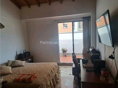 Apartamento de 4 alcobas en venta en Laureles En La Comuna 11 De Medellin, Medellín, 264 m² · foto 7 de 18