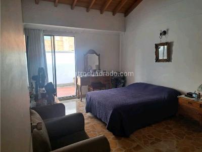 Apartamento de 4 alcobas en venta en Laureles En La Comuna 11 De Medellin, Medellín, 264 m² · foto 8 de 18