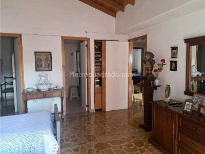 Apartamento de 4 alcobas en venta en Laureles En La Comuna 11 De Medellin, Medellín, 264 m² · foto 9 de 18