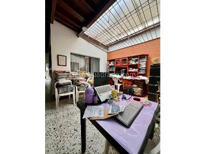 Casa de 3 alcobas en venta en Simon Bolivar, Medellín, 200 m² · foto 3 de 19