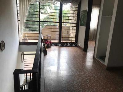 Casa de 5 alcobas en venta en Simon Bolivar, Medellín, 224 m² · foto 5 de 8