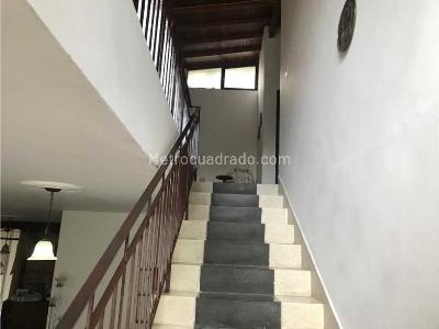 Casa de 5 alcobas en venta en Simon Bolivar, Medellín, 224 m² · foto 6 de 8