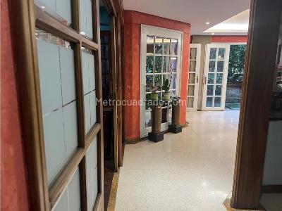 Casa de 4 alcobas en venta en La Doctora, Sabaneta, 301 m² · foto 4 de 12