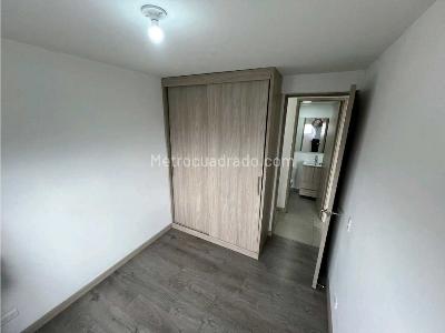 Apartamento de 3 alcobas en venta en Calasanz Parte Alta, Medellín, 78 m² · foto 7 de 16