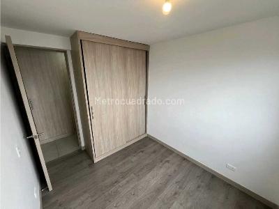 Apartamento de 3 alcobas en venta en Calasanz Parte Alta, Medellín, 78 m² · foto 10 de 16