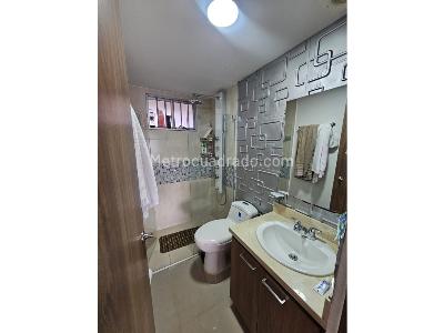 Apartamento de 2 alcobas en venta en Parque Principal, Sabaneta, 66 m² · foto 10 de 14
