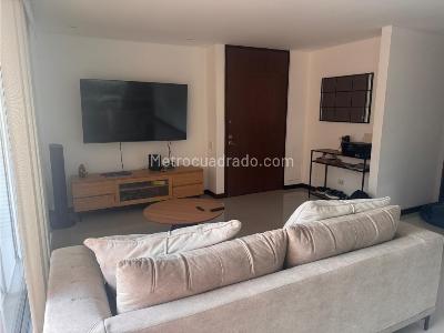 Apartamento en venta en El Poblado, Medellín · foto 6 de 13