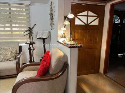 Casa de 5 alcobas en venta en El Dorado, Envigado, 250 m² · foto 3 de 17