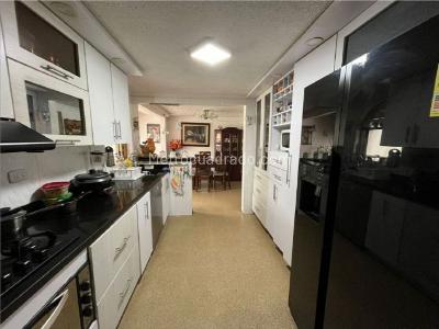 Casa de 5 alcobas en venta en El Dorado, Envigado, 250 m² · foto 6 de 17