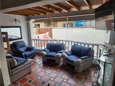 Casa de 5 alcobas en venta en El Dorado, Envigado, 250 m² · foto 8 de 17