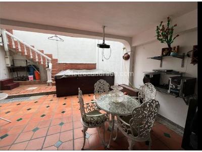 Casa de 5 alcobas en venta en El Dorado, Envigado, 250 m² · foto 11 de 17