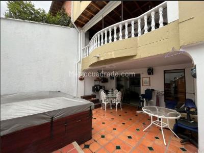 Casa de 5 alcobas en venta en El Dorado, Envigado, 250 m² · foto 15 de 17