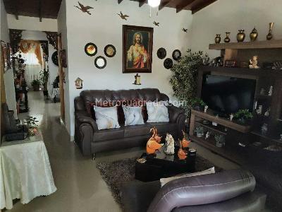 Casa de 3 alcobas en venta en Belen La Gloria, Medellín, 129 m² · foto 6 de 20