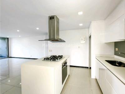 Apartamento en venta en Loma De Las Brujas, Envigado · foto 10 de 20
