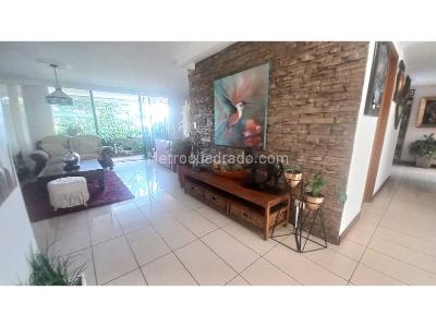 Apartamento de 3 alcobas en venta en Las Lomas, Medellín, 167 m² · foto 2 de 20