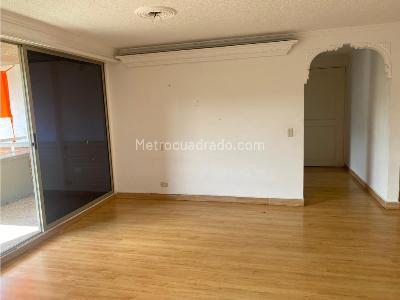 Apartamento de 3 alcobas en venta en Almeria En La Comuna 12 De Medellin, Medellín, 100 m² · foto 5 de 20