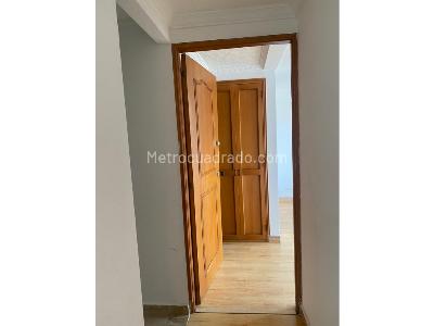 Apartamento de 3 alcobas en venta en Almeria En La Comuna 12 De Medellin, Medellín, 100 m² · foto 7 de 20