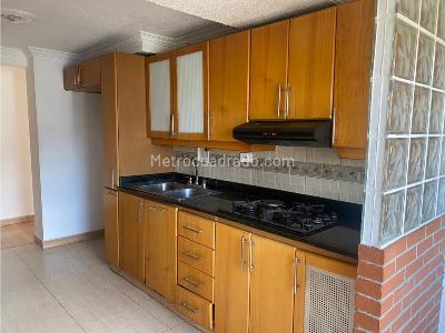 Apartamento de 3 alcobas en venta en Almeria En La Comuna 12 De Medellin, Medellín, 100 m² · foto 13 de 20