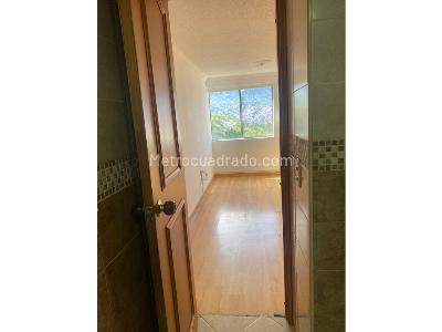 Apartamento de 3 alcobas en venta en Almeria En La Comuna 12 De Medellin, Medellín, 100 m² · foto 19 de 20