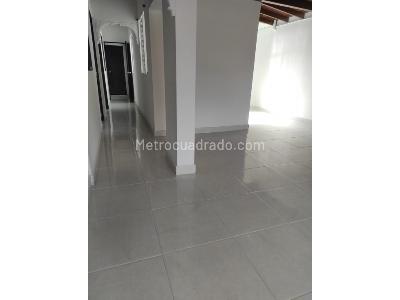 Casa de 3 alcobas en venta en Villa Hermosa, Medellín, 90 m² · foto 2 de 10