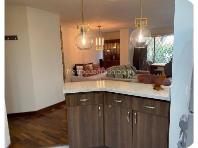 Apartaestudio en venta en El Poblado Provenza, Medellín, 74 m² · foto 8 de 20