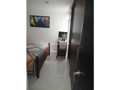Apartamento de 2 alcobas en venta en El Dorado, Envigado, 68 m² · foto 3 de 14
