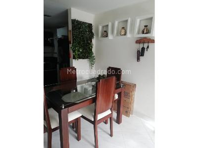 Apartamento de 2 alcobas en venta en El Dorado, Envigado, 68 m² · foto 4 de 14