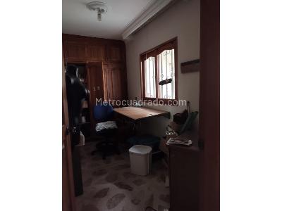 Casa de 5 alcobas en venta en Laureles, Medellín, 340 m² · foto 3 de 6