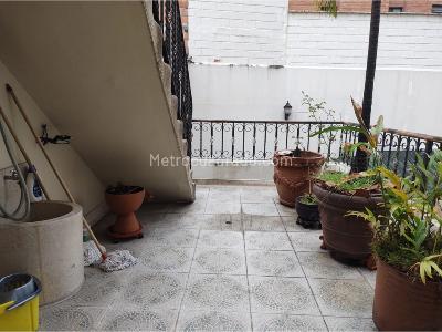 Casa de 5 alcobas en venta en Laureles, Medellín, 340 m² · foto 6 de 6