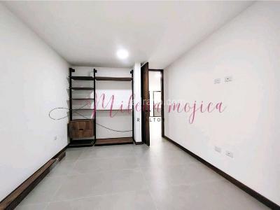 Apartamento de 3 alcobas en venta en Laureles, Medellín, 155 m² · foto 10 de 17