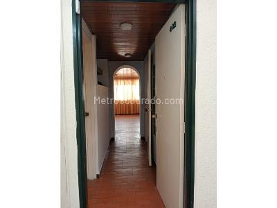 Apartaestudio en venta en Centro, Medellín, 50 m² · foto 2 de 9