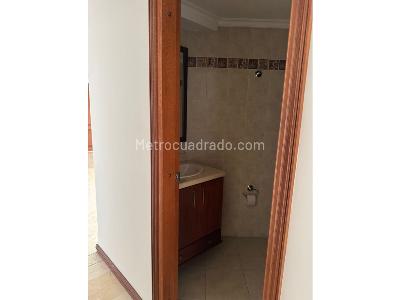 Apartamento de 3 alcobas en venta en 2do Parque Laureles, Medellín, 180 m² · foto 10 de 11