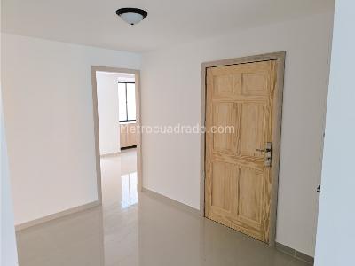 Apartamento de 3 alcobas en venta en Alameda, Medellín, 132 m² · foto 3 de 13