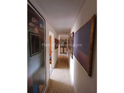 Apartamento de 3 alcobas en venta en Laureles En La Comuna 11 De Medellin, Medellín, 150 m² · foto 8 de 16