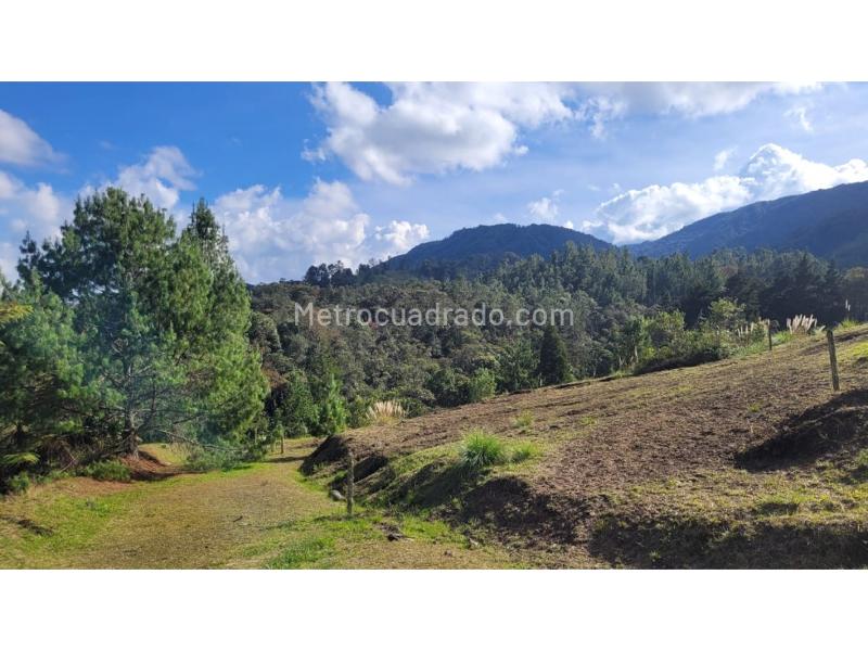 Lote en Venta, Alto Del Escobero, Envigado - Más