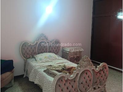 Casa de 4 alcobas en venta en Simon Bolivar, Medellín, 221 m² · foto 4 de 20