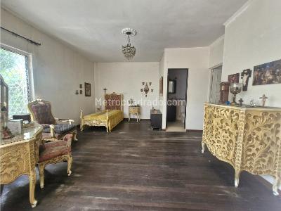 Casa de 4 alcobas en venta en Prado Centro, Medellín, 367 m² · foto 10 de 20