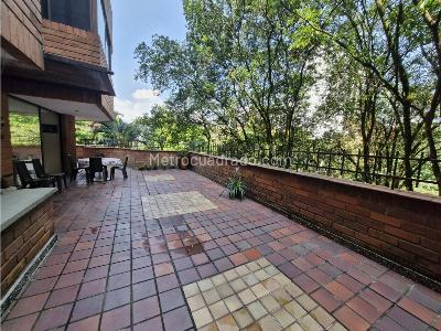 Apartamento de 3 alcobas en venta en Poblado Patio Bonito, Medellín, 233 m² · foto 20 de 20