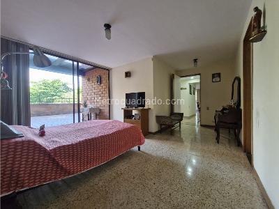 Apartamento de 3 alcobas en venta en Poblado Patio Bonito, Medellín, 233 m² · foto 6 de 20