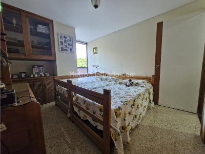 Apartamento de 3 alcobas en venta en Poblado Patio Bonito, Medellín, 233 m² · foto 8 de 20