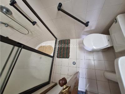 Apartamento de 3 alcobas en venta en Poblado Patio Bonito, Medellín, 233 m² · foto 15 de 20